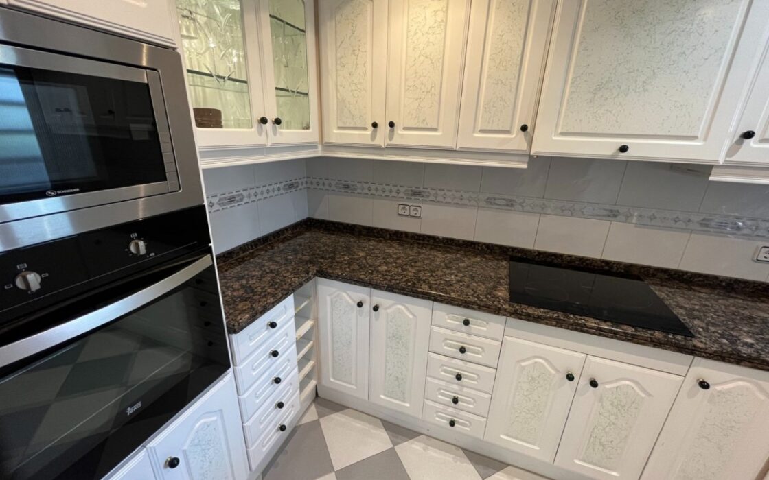 Продаются Апартаменты с Видом на Море в Бенидорме 110 кв.м.