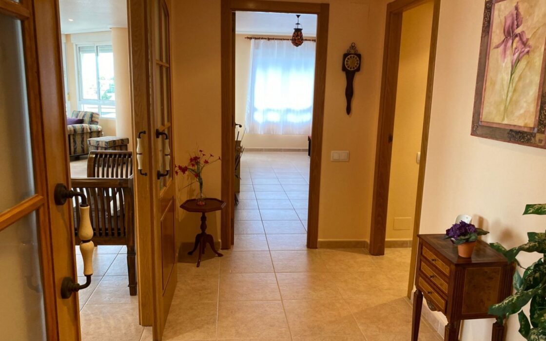 Апартаменти в Торрев’єсі 213 кв.м з терасою біля моря