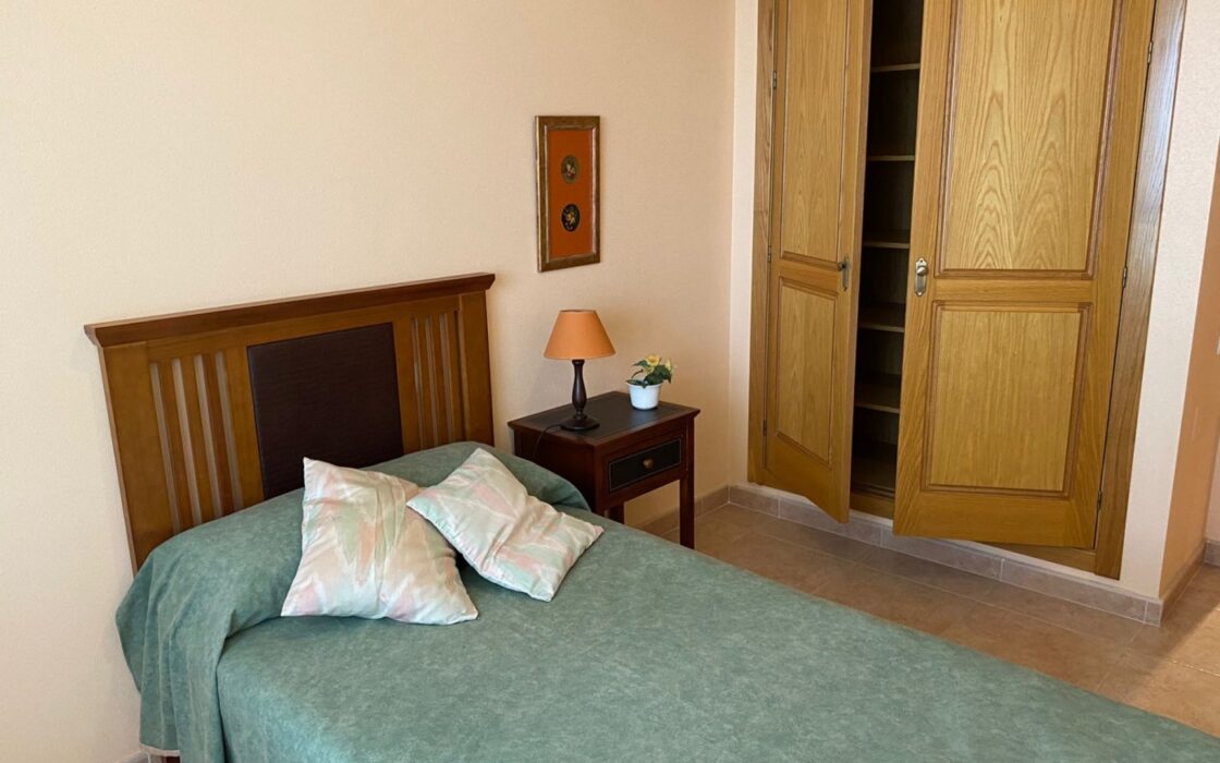 Апартаменти в Торрев’єсі 213 кв.м з терасою біля моря