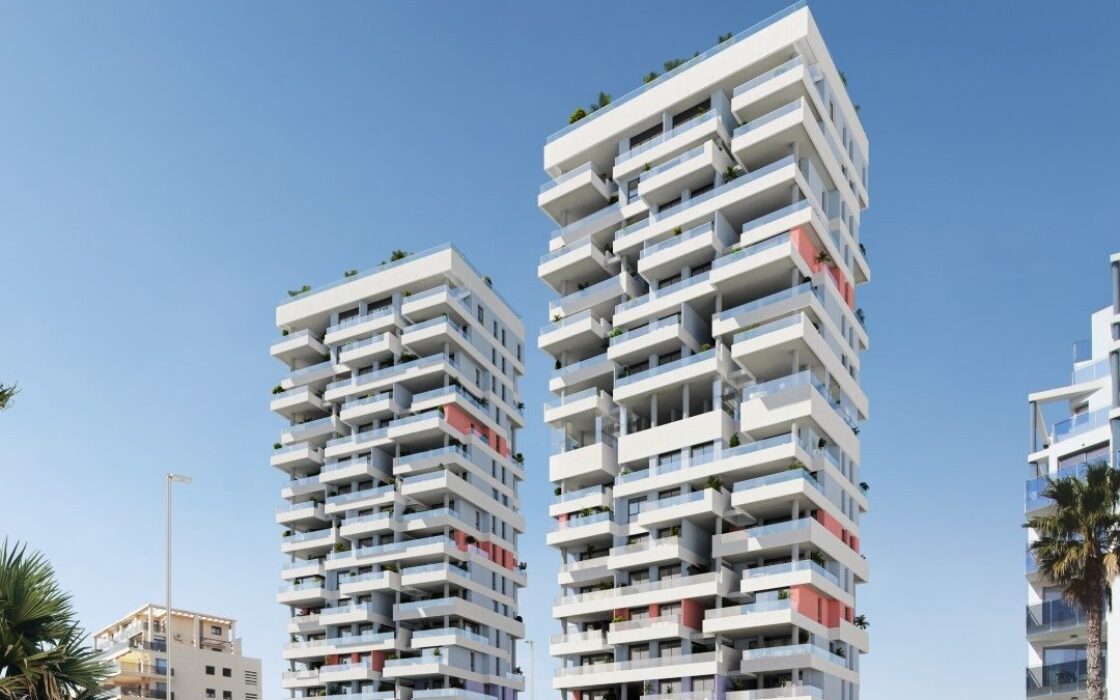 Будинки в Кальпе з великими терасами та видом на море