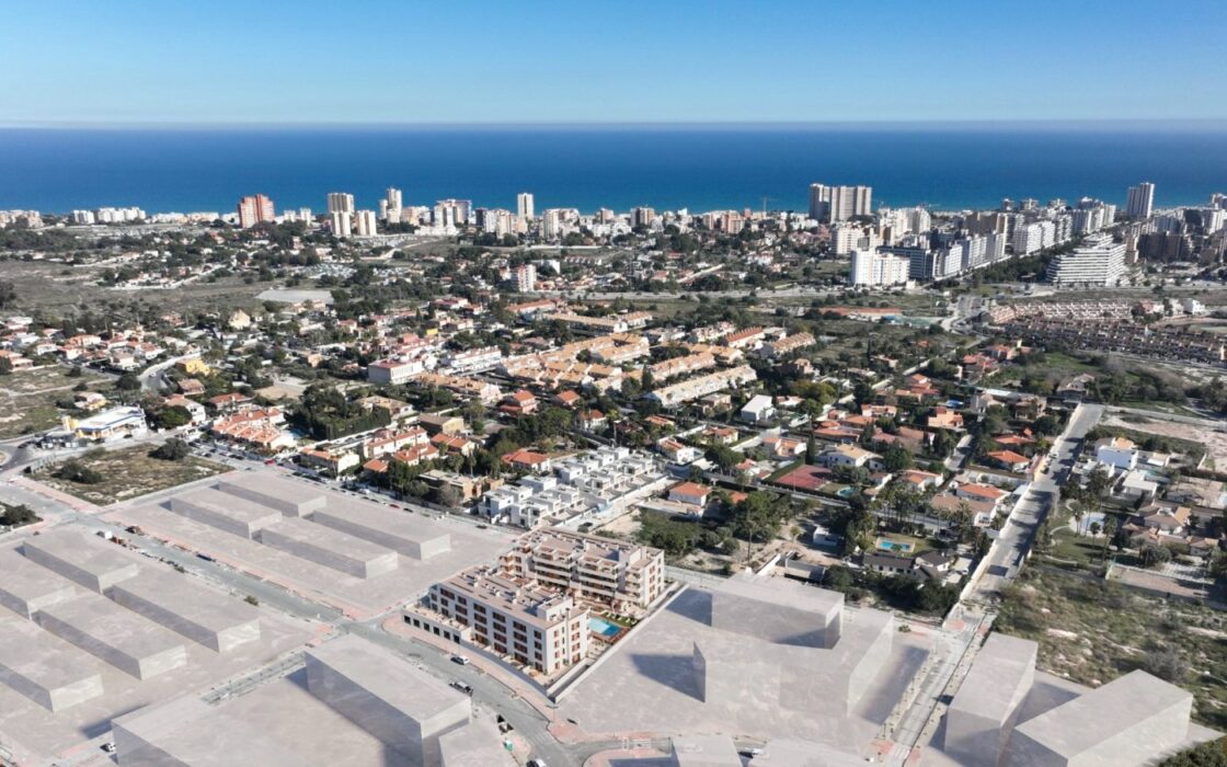 Апартаменты 92 кв.м в Аликанте у моря с террасой