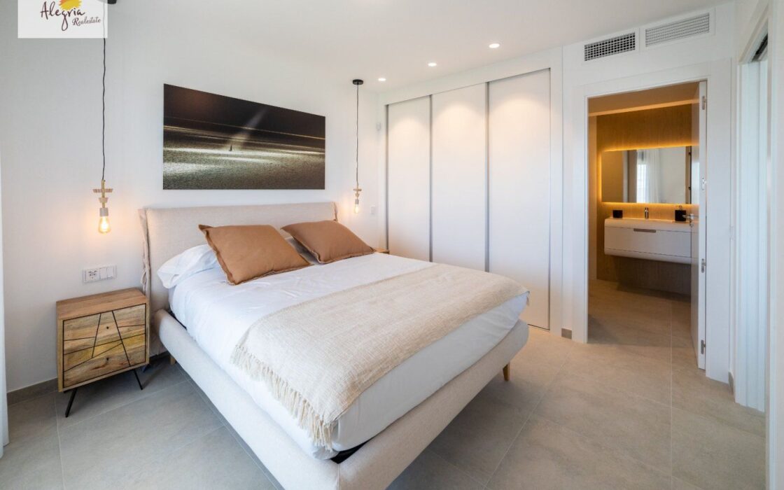 Новые апартаменты в Гран Алаканте у моря с видом на море