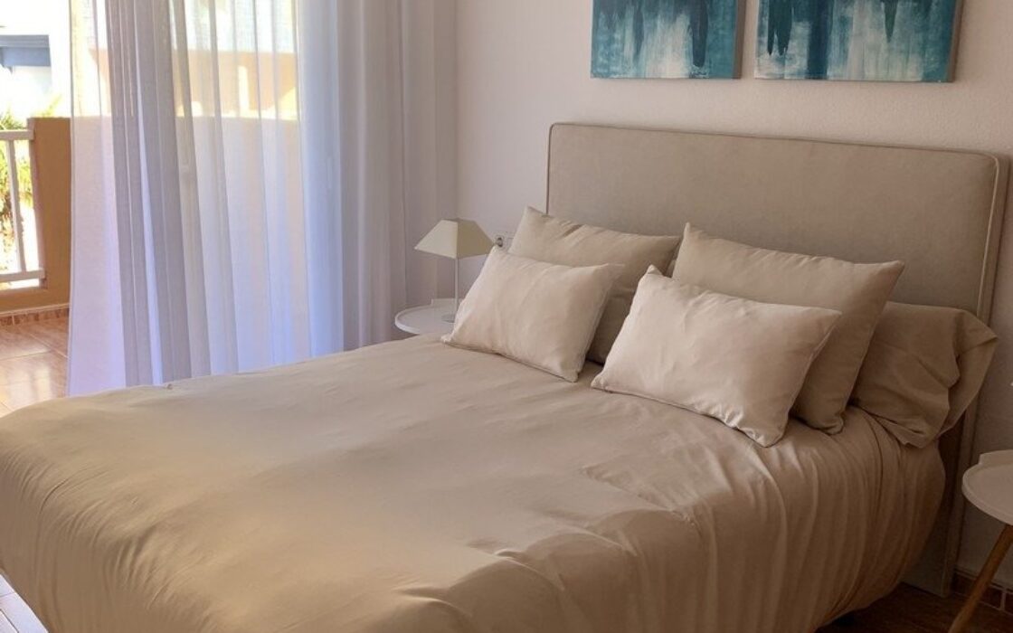 Квартири у моря з видом в Ла-Манзі, 90 кв.м, новобудова