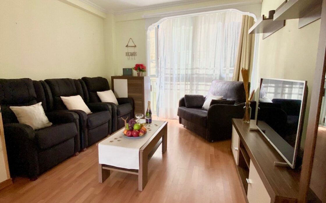 Двокімнатна квартира в Бенідормі 50 м від моря з ремонтом