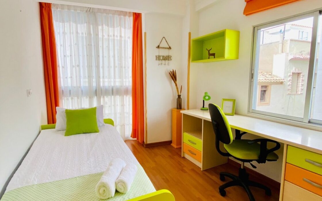 Двокімнатна квартира в Бенідормі 50 м від моря з ремонтом