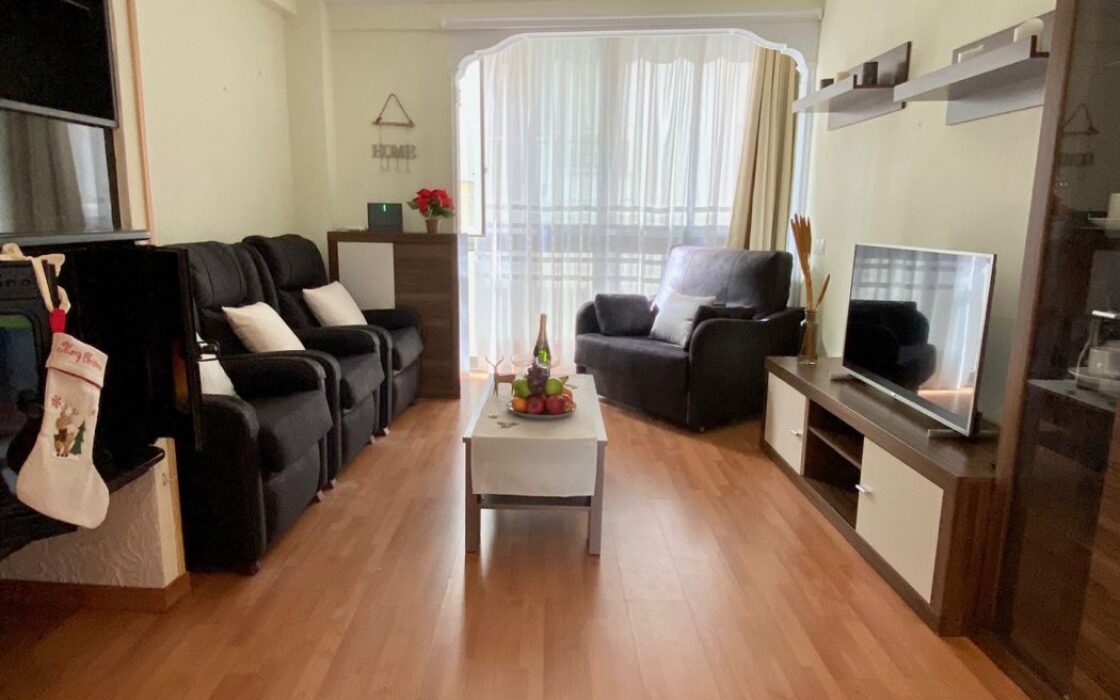 Двокімнатна квартира в Бенідормі 50 м від моря з ремонтом