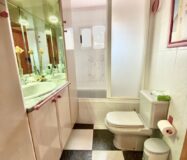 Двокімнатна квартира в Бенідормі 50 м від моря з ремонтом