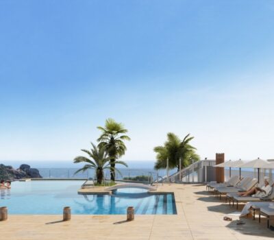 Квартири в Агиласі у моря з терасами та видами 92 кв.м.