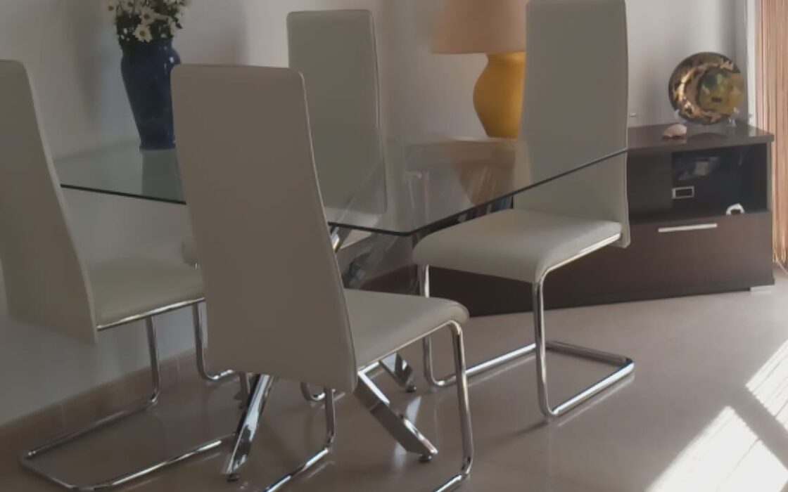 Апартаменты в Кальпе 120 кв.м с террасами и видом на море