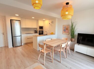 Современная квартира в Дении с террасой у моря 62 кв.м