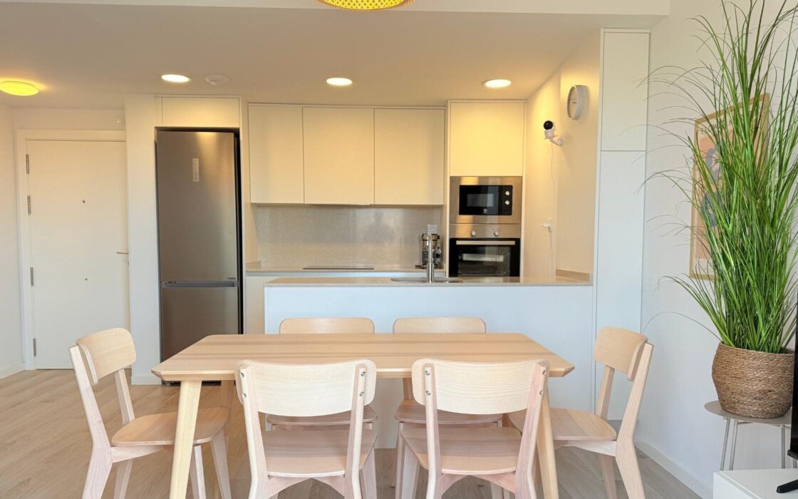 Современная квартира в Дении с террасой у моря 62 кв.м