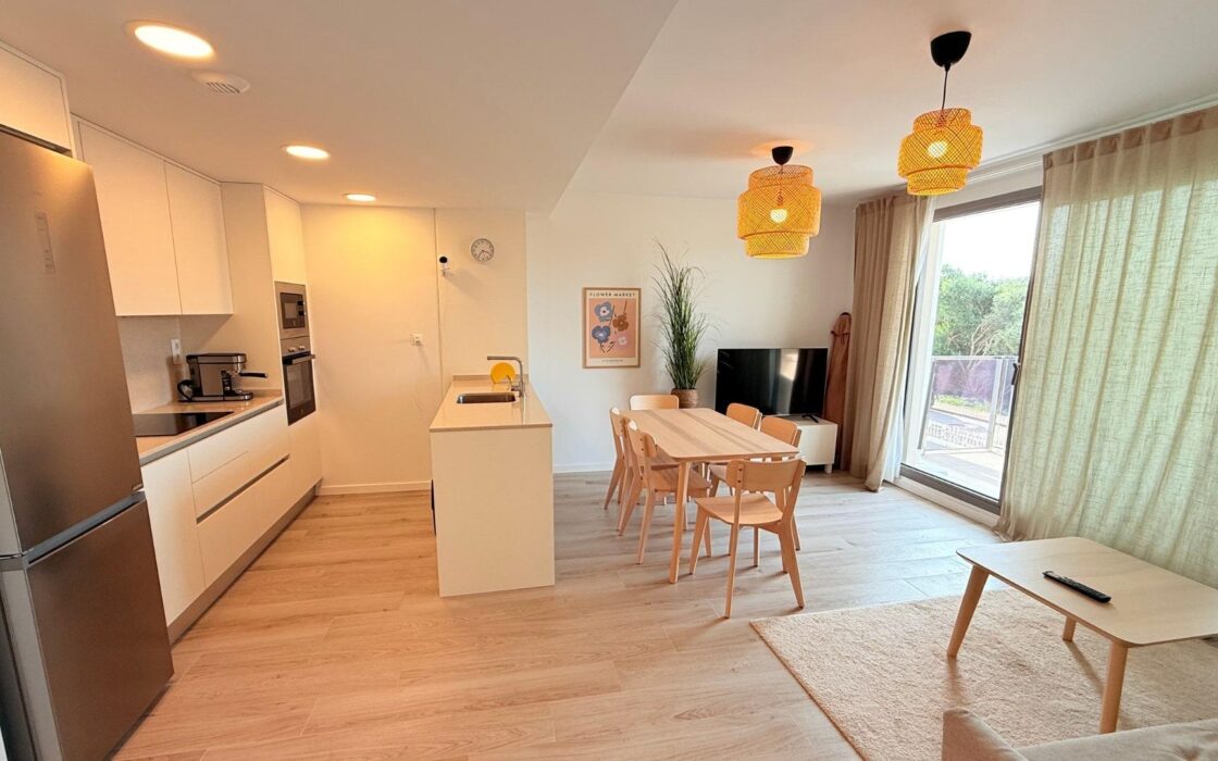 Современная квартира в Дении с террасой у моря 62 кв.м