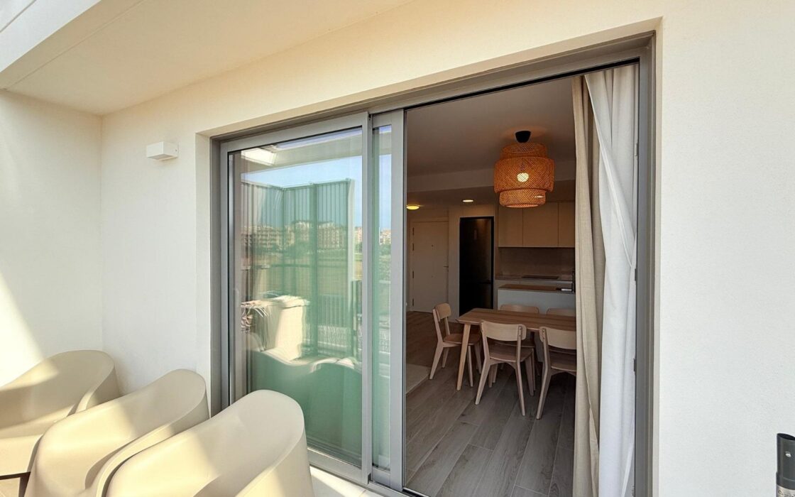 Современная квартира в Дении с террасой у моря 62 кв.м