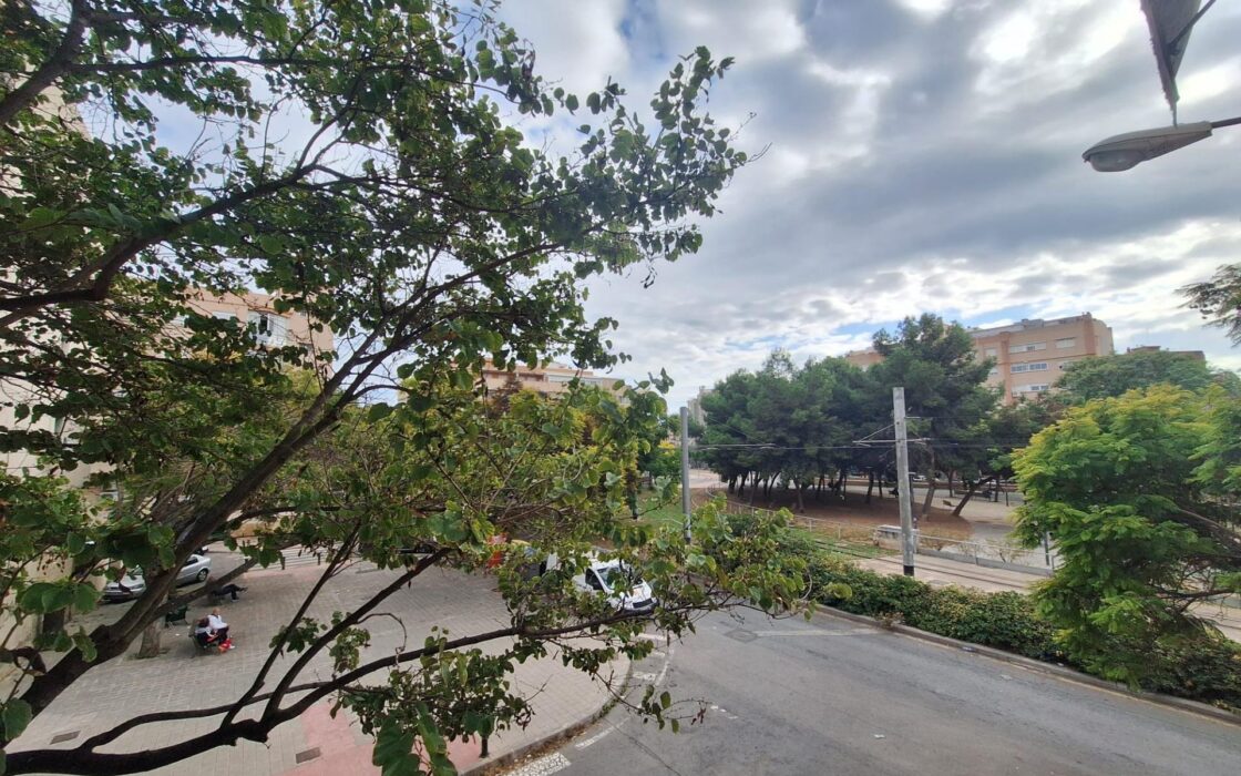 Апартаменты в Аликанте с террасой 81 кв.м 3 комнаты