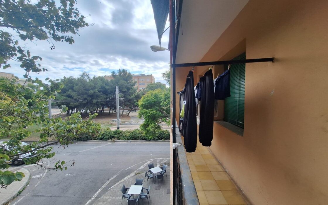 Апартаменты в Аликанте с террасой 81 кв.м 3 комнаты