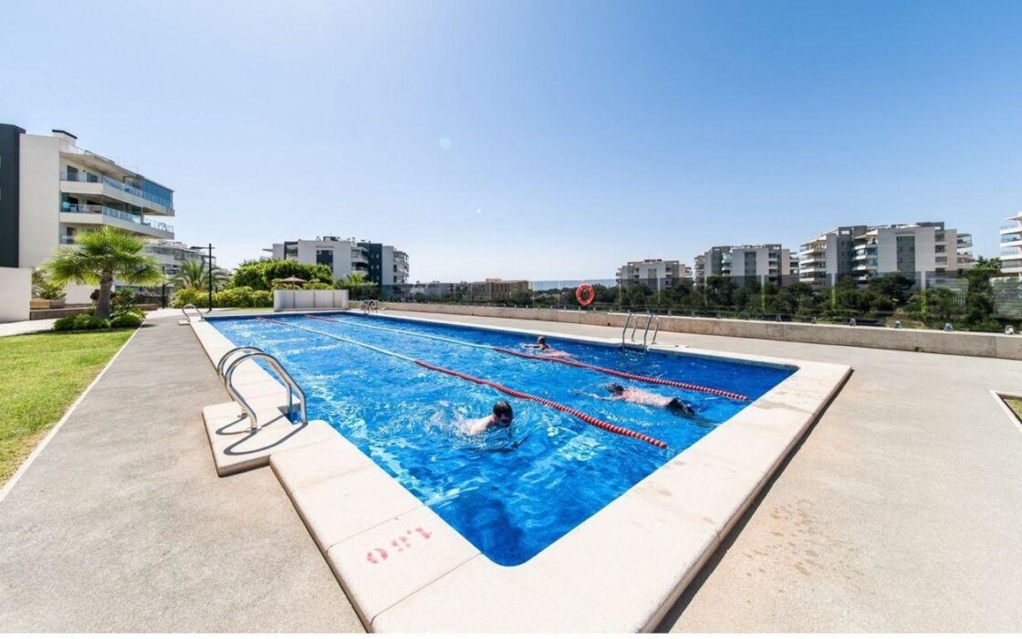 Купить 2-комнатные апартаменты в Ориуэла Коста с террасой