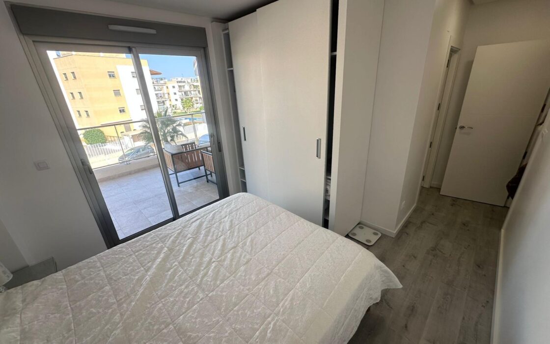 Купить 2-комнатные апартаменты в Ориуэла Коста с террасой