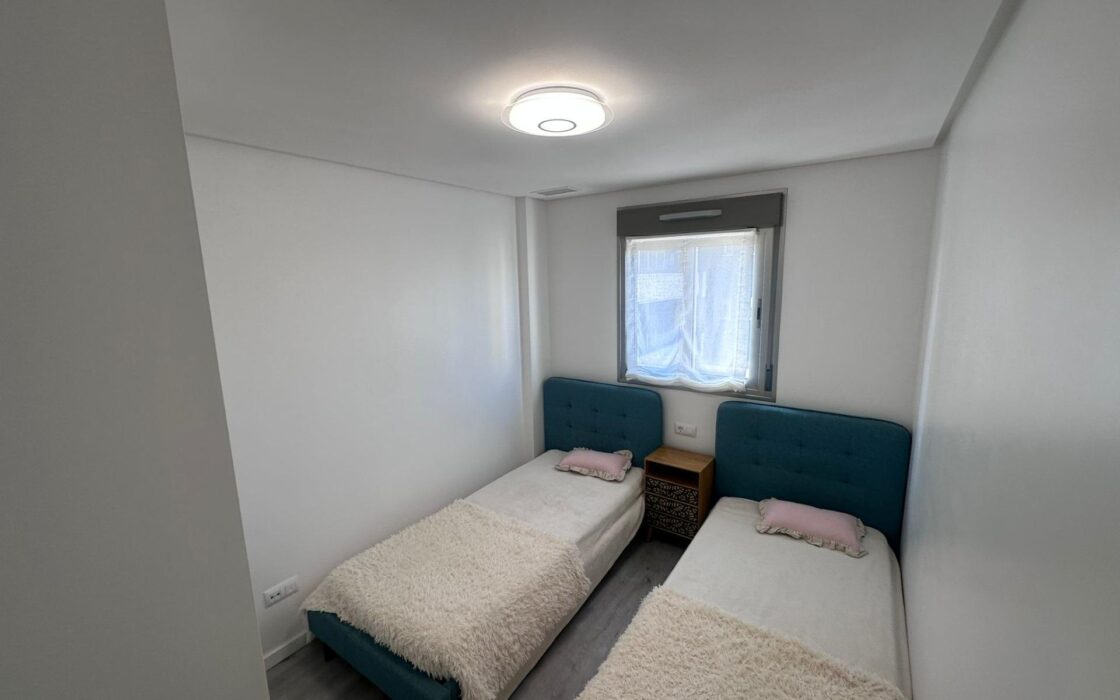 Купить 2-комнатные апартаменты в Ориуэла Коста с террасой