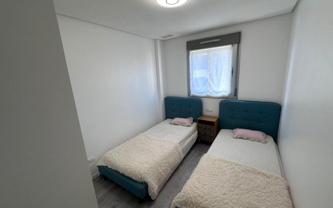 Купить 2-комнатные апартаменты в Ориуэла Коста с террасой