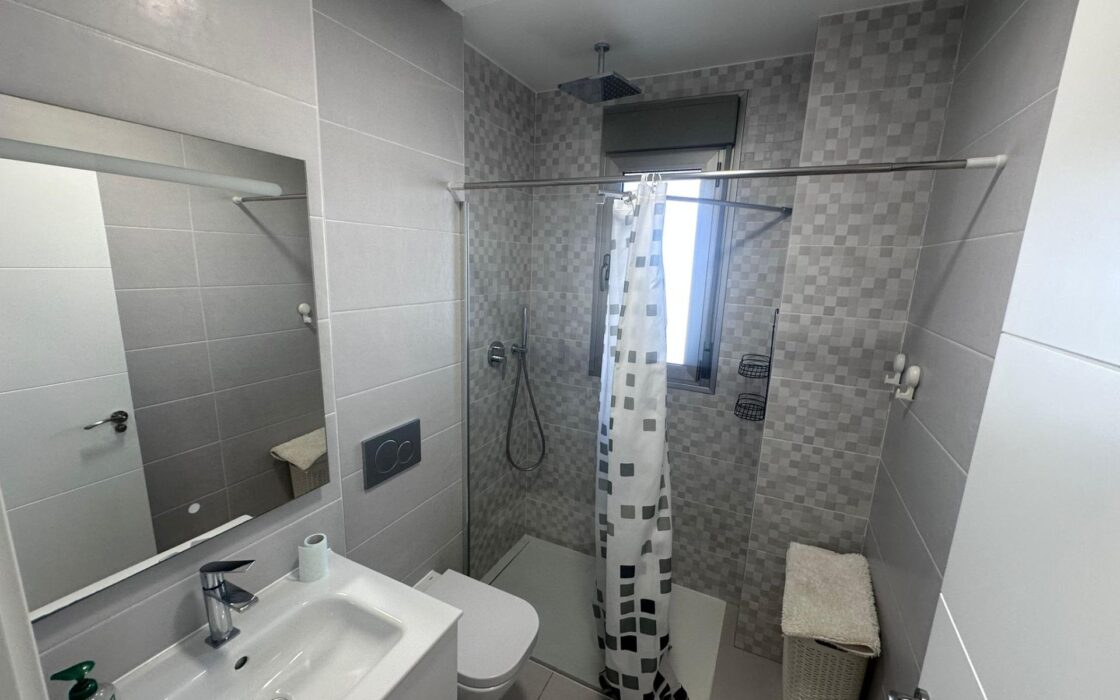 Купить 2-комнатные апартаменты в Ориуэла Коста с террасой