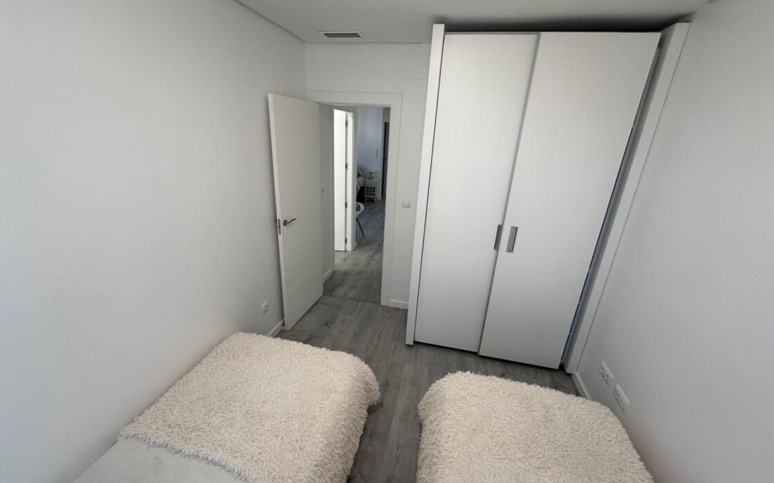 Купить 2-комнатные апартаменты в Ориуэла Коста с террасой