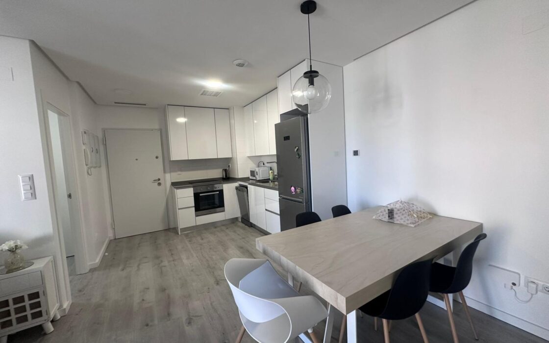 Купить 2-комнатные апартаменты в Ориуэла Коста с террасой