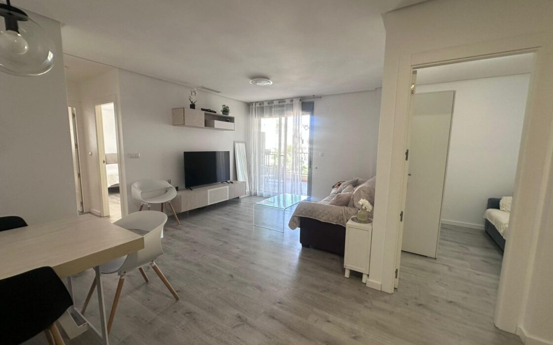 Купить 2-комнатные апартаменты в Ориуэла Коста с террасой