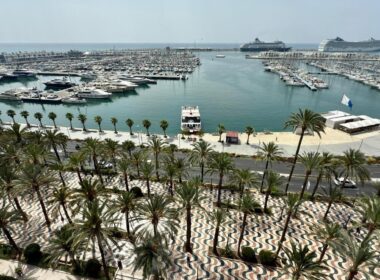 Апартаменты в Аликанте 200 кв.м с видом на море и террасой