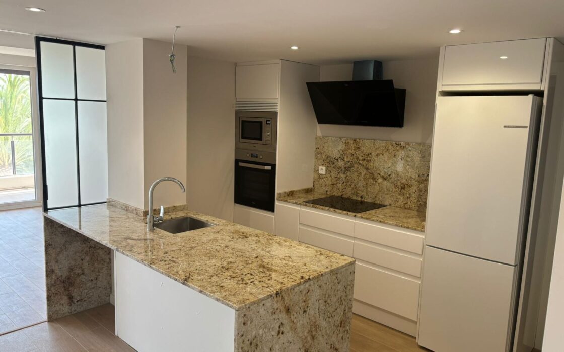 Апартаменты в Аликанте 200 кв.м с видом на море и террасой