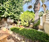 Вилла в Торревьехе 291 кв.м у моря з 4 спальнями