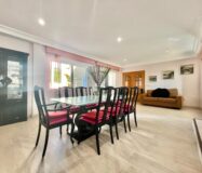 Вилла в Торревьехе 291 кв.м у моря з 4 спальнями