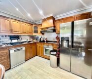 Вилла в Торревьехе 291 кв.м у моря з 4 спальнями