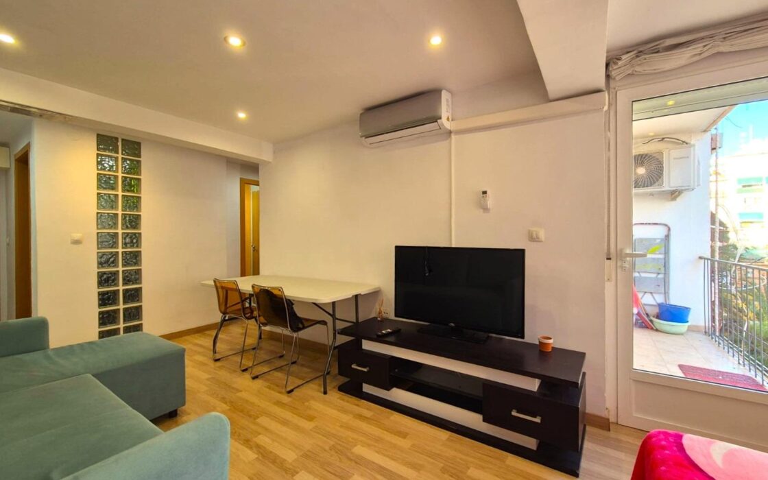 Апартамент в Аликанте 62 кв.м с балконом в 1.5 км от моря