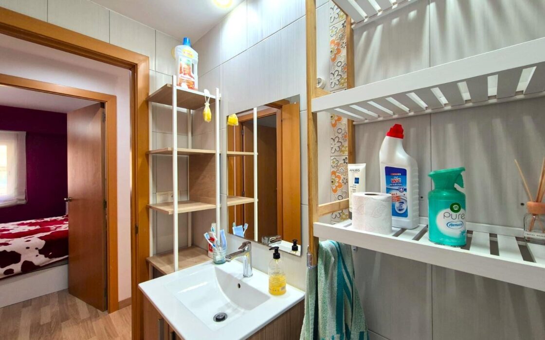 Апартамент в Аликанте 62 кв.м с балконом в 1.5 км от моря