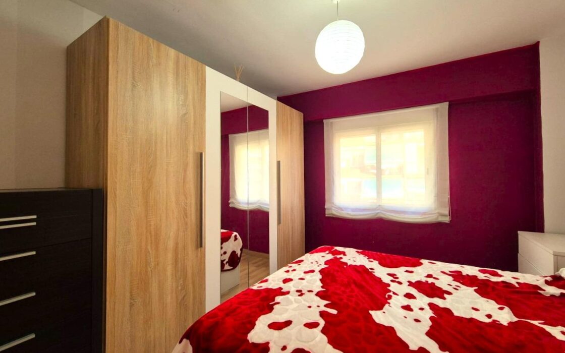 Апартамент в Аликанте 62 кв.м с балконом в 1.5 км от моря