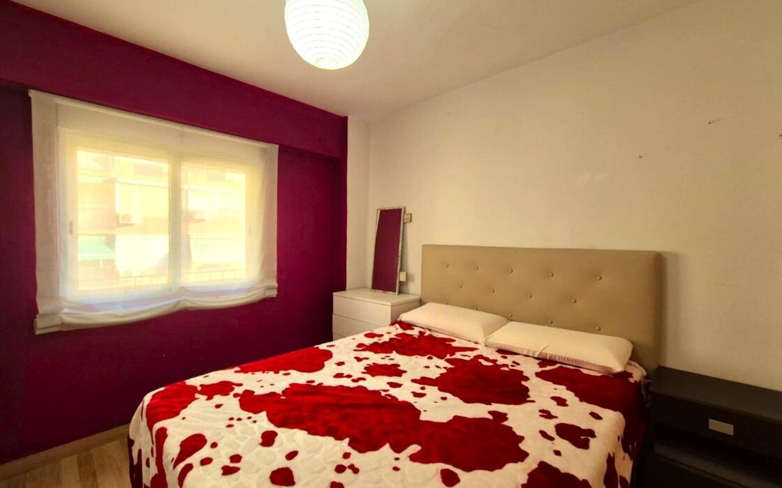 Апартамент в Аликанте 62 кв.м с балконом в 1.5 км от моря