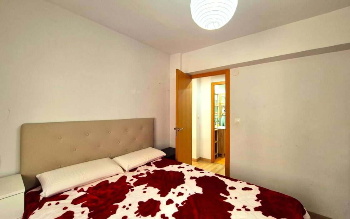 Апартамент в Аликанте 62 кв.м с балконом в 1.5 км от моря