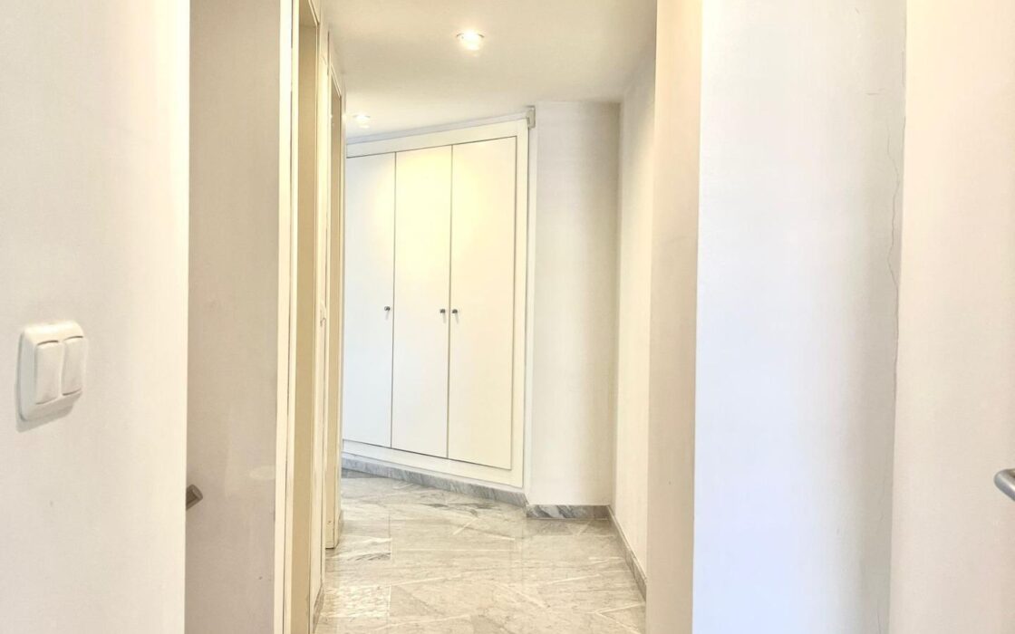 Дуплекс в Валенсии 162 кв.м с террасой и 5 комнатами