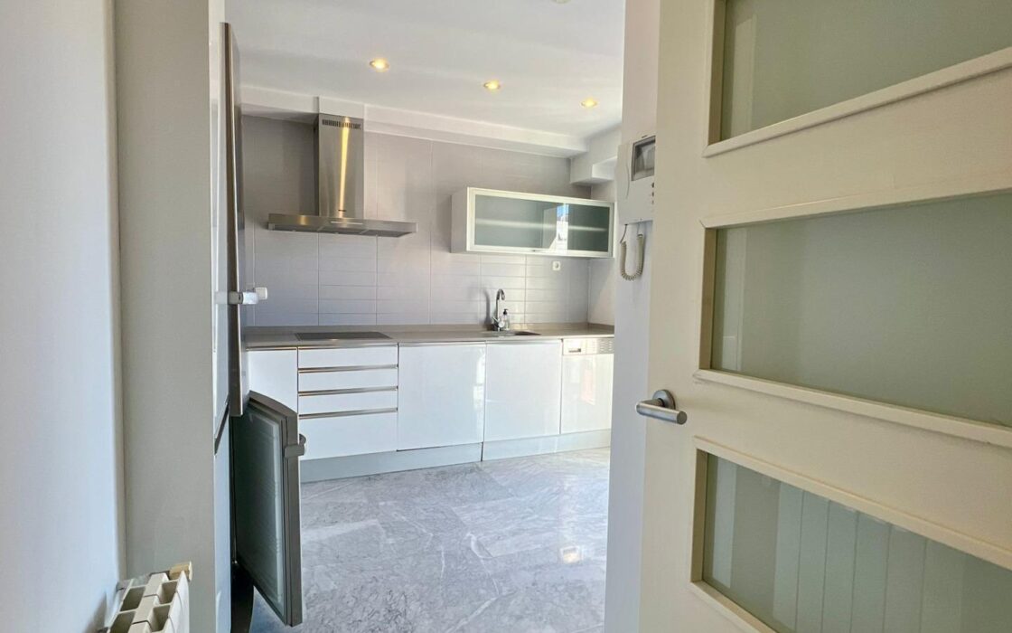 Дуплекс в Валенсии 162 кв.м с террасой и 5 комнатами