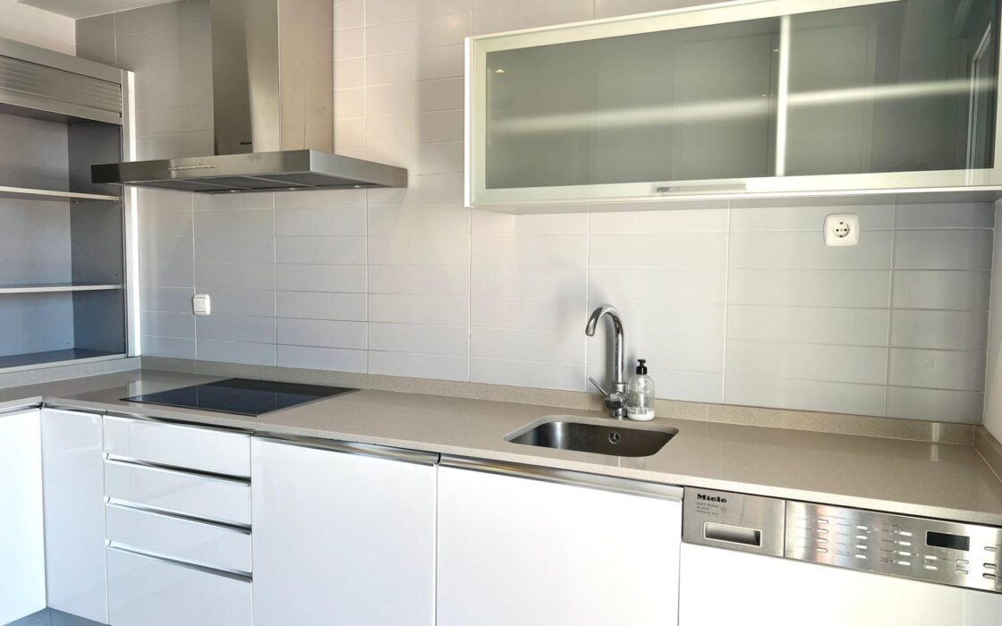 Дуплекс в Валенсии 162 кв.м с террасой и 5 комнатами