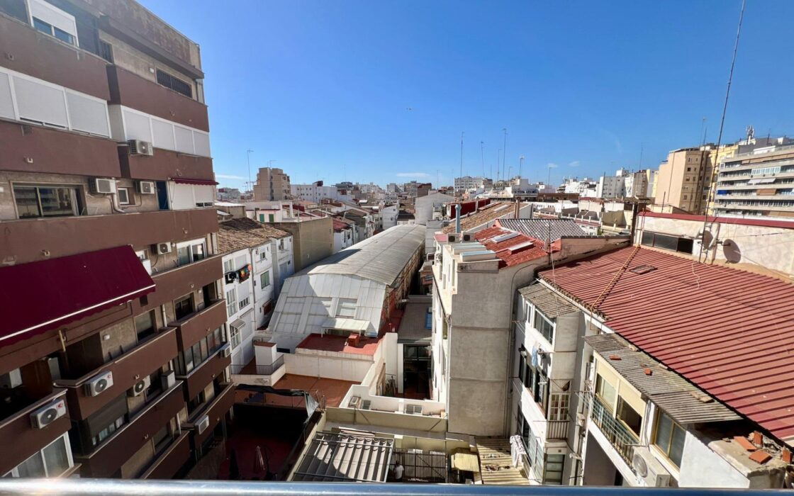 Дуплекс в Валенсии 162 кв.м с террасой и 5 комнатами