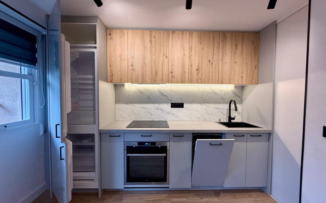 Апартаменты 83 кв.м в Торревьехе у моря на 2 этаже