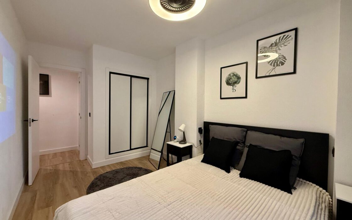 Апартаменты 83 кв.м в Торревьехе у моря на 2 этаже