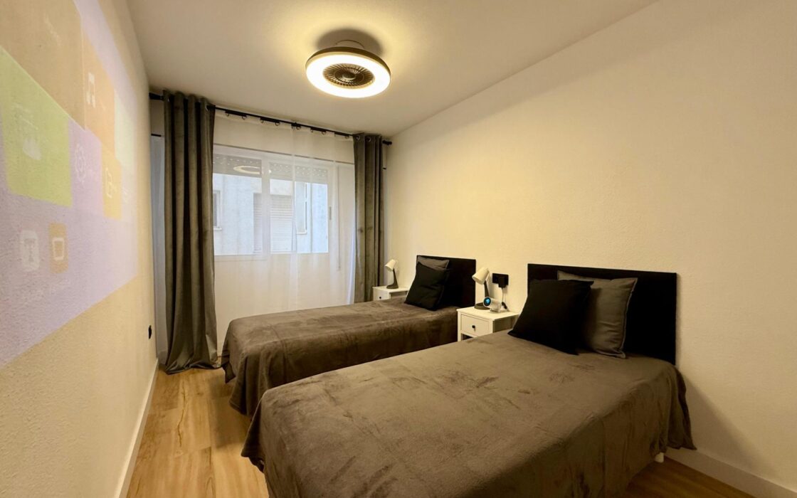 Апартаменты 83 кв.м в Торревьехе у моря на 2 этаже