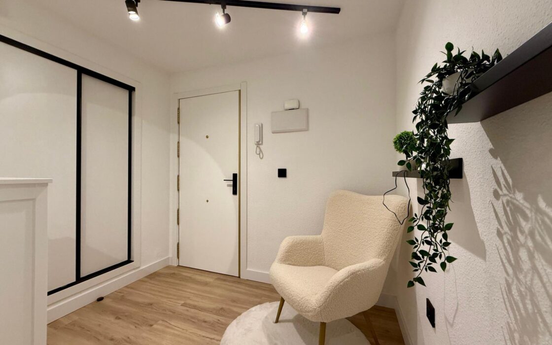 Апартаменты 83 кв.м в Торревьехе у моря на 2 этаже