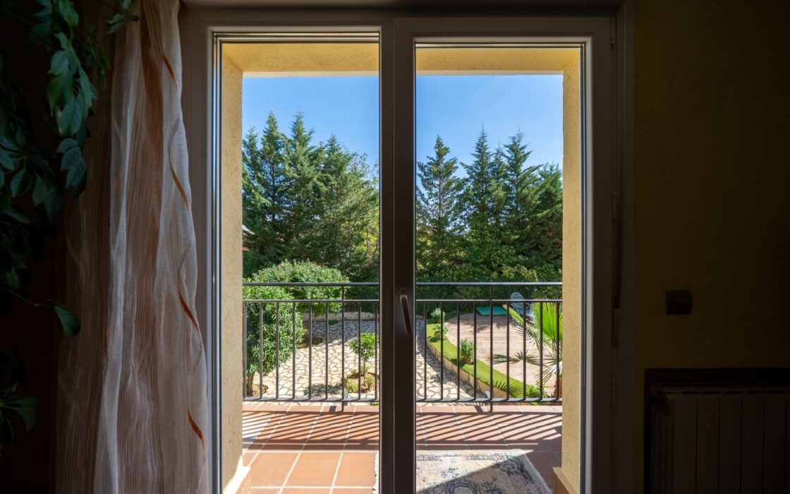 Частный дом 200 кв.м с бассейном в Сан-Мартин-де-Вальдеглесиас