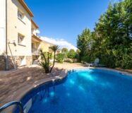 Частный дом 200 кв.м с бассейном в Сан-Мартин-де-Вальдеглесиас