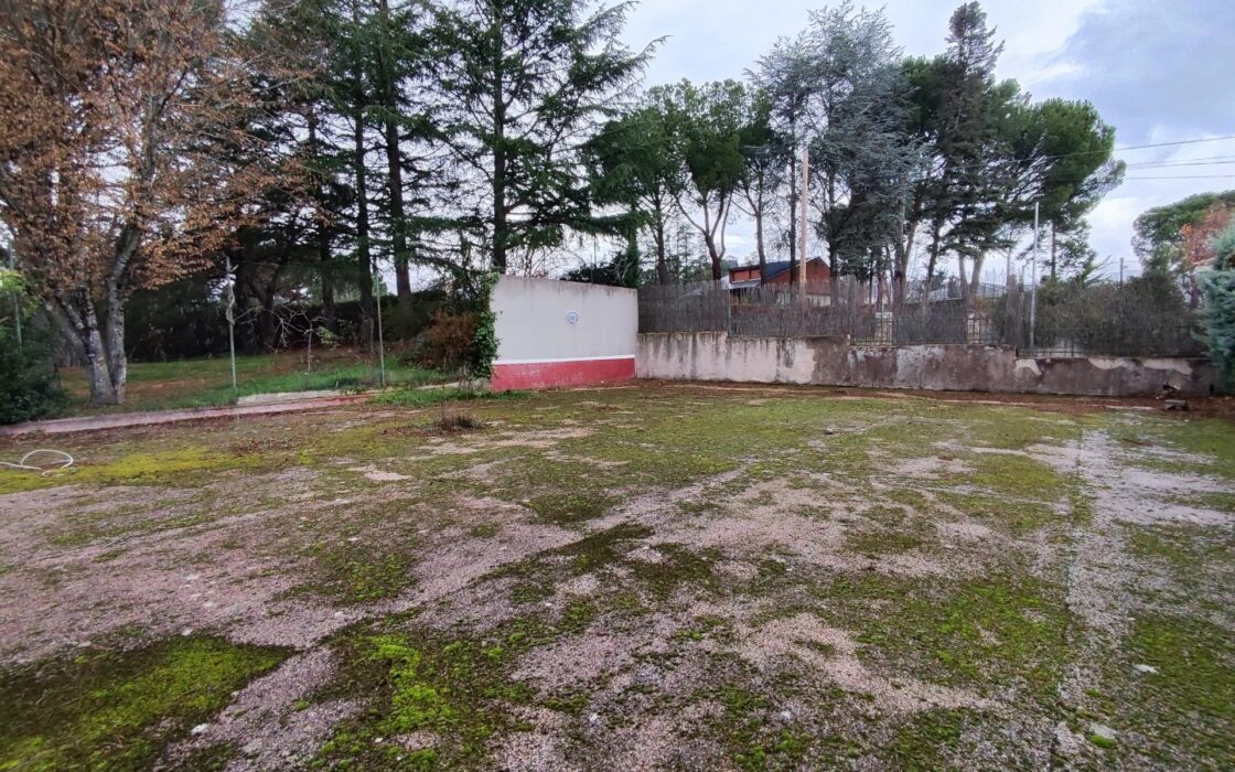 Дом в Сото-дель-Реаль 7 комнат с бассейном и террасой