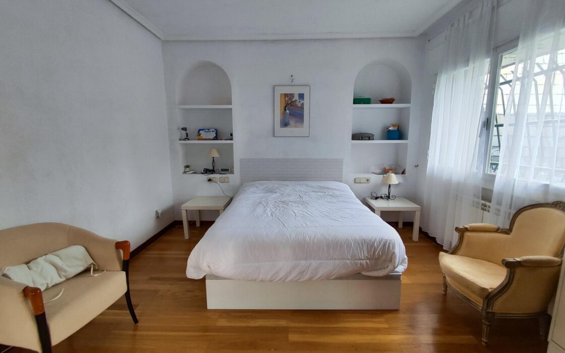 Дом в Сото-дель-Реаль 7 комнат с бассейном и террасой