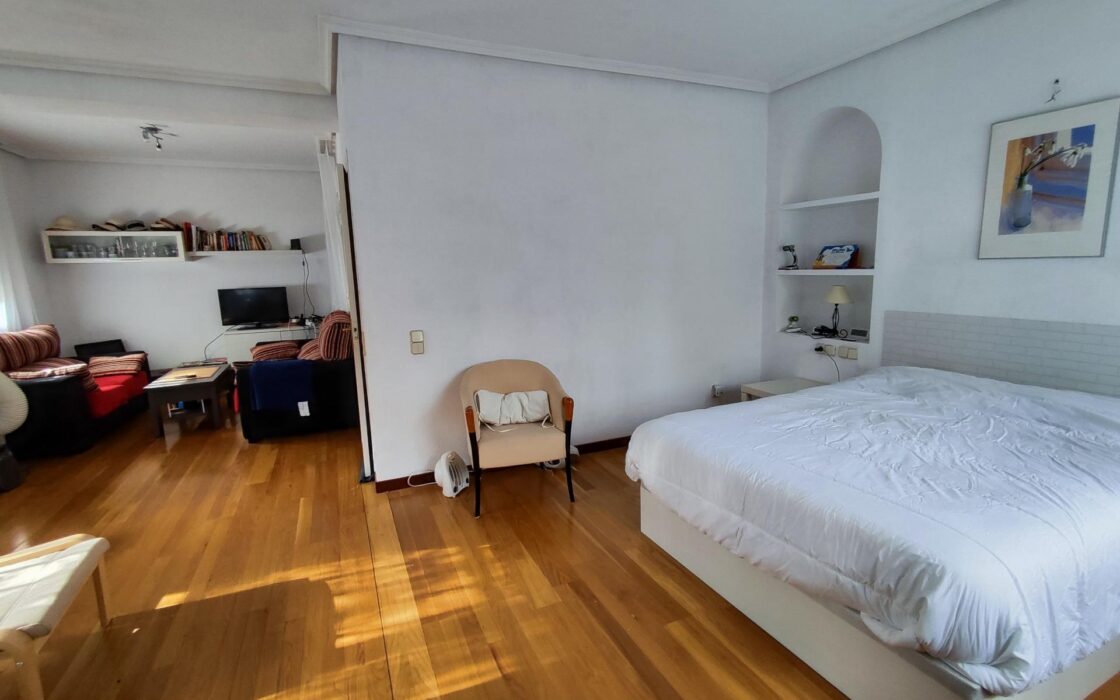 Дом в Сото-дель-Реаль 7 комнат с бассейном и террасой